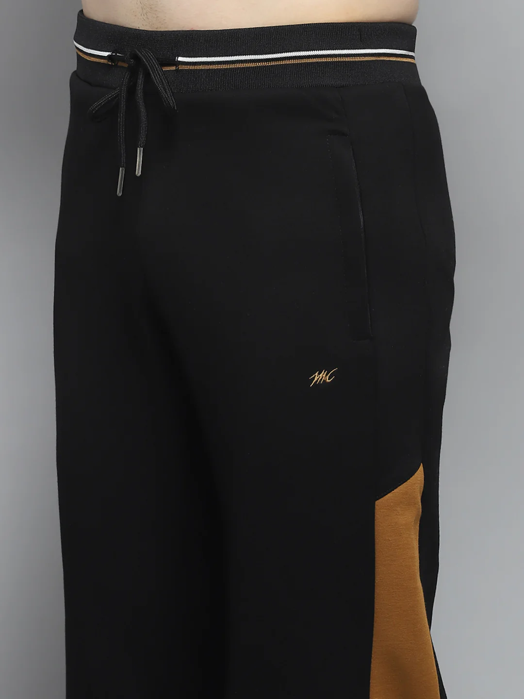 Men Black & White Printed Mock Neck Full Sleeve Winter Tracksuit - Image 8