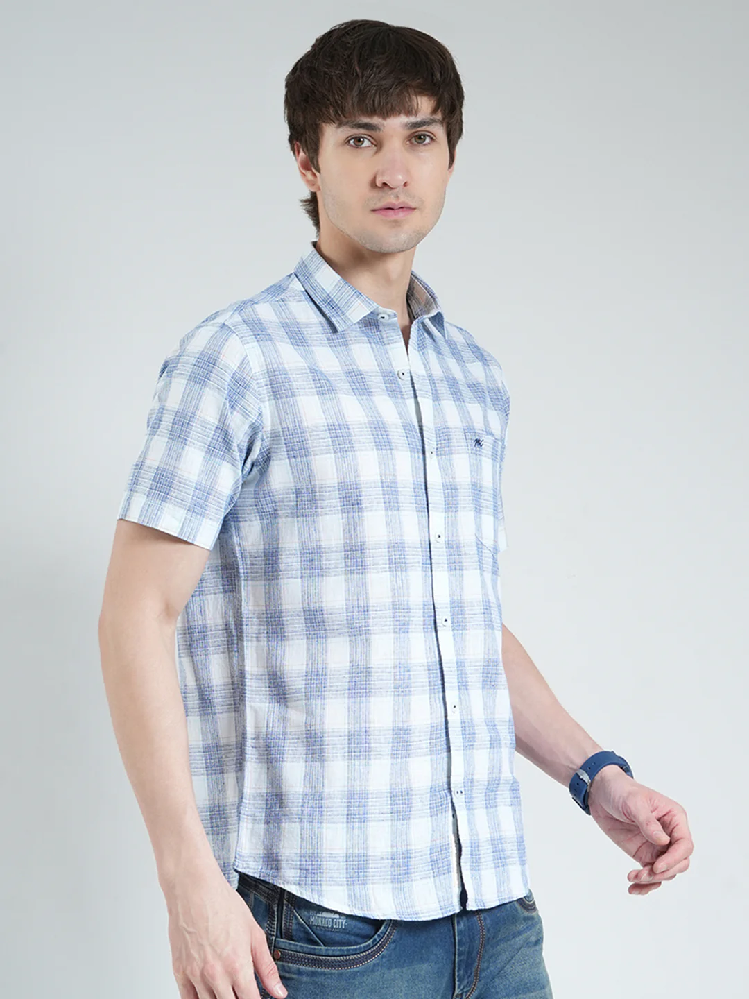 Men Blue Check Collar Half Sleeve Linen Shirt - Image 4