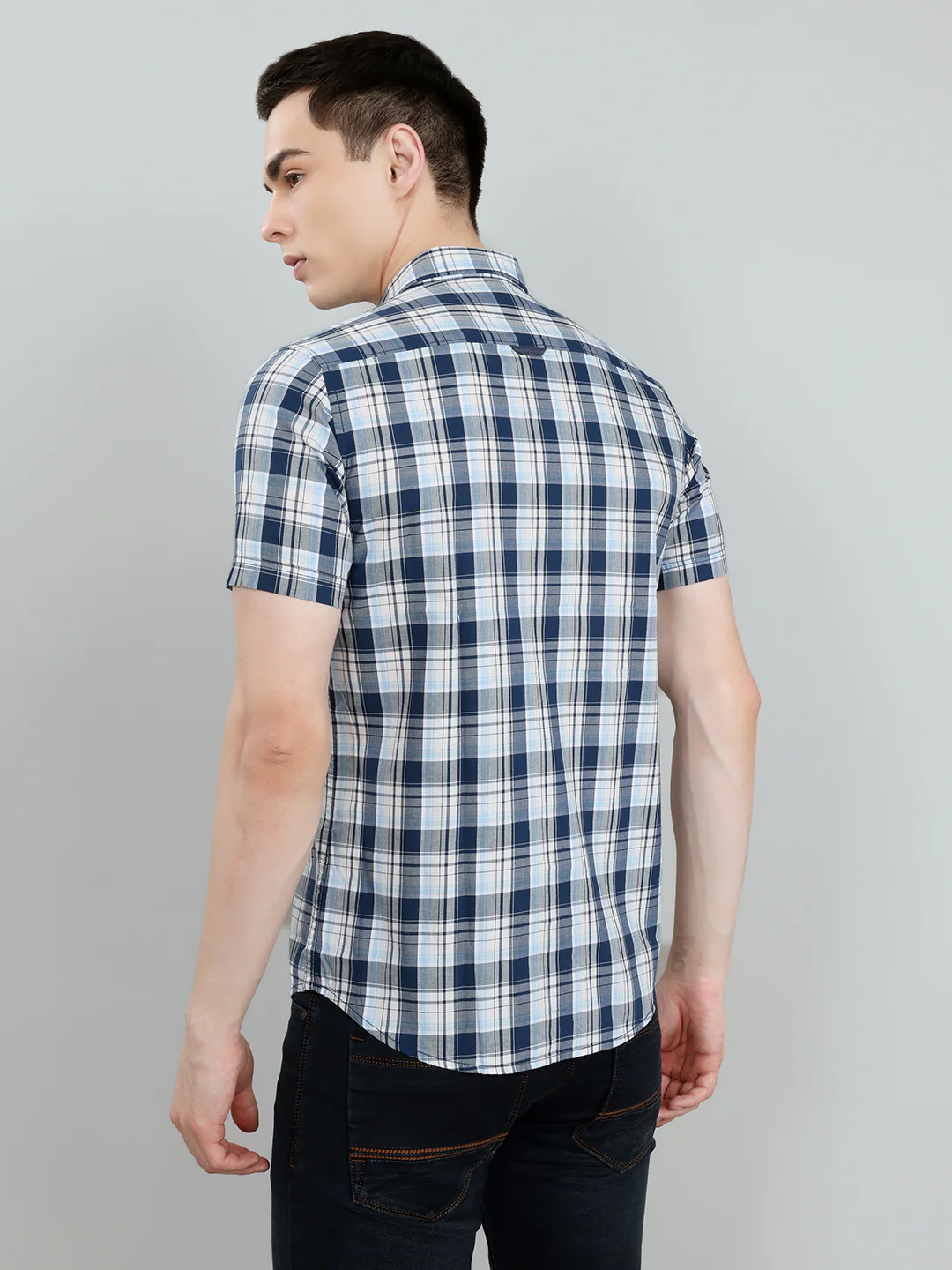 Men Blue Check Collar Half Sleeve Shirt - Image 4