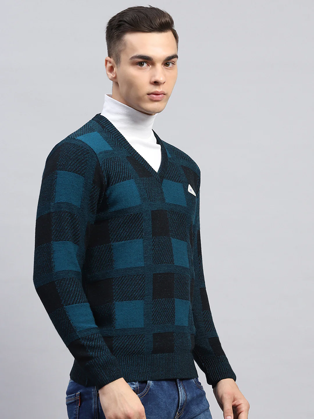 Men Blue Check V Neck Full Sleeve Pullover - Image 4