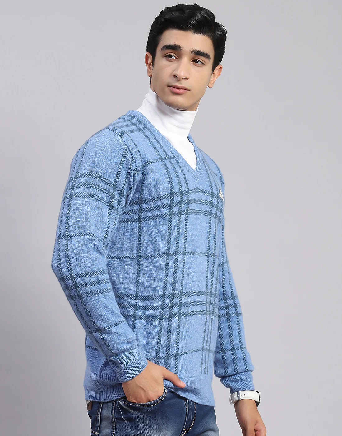 Men Blue Check V Neck Full Sleeve Sweaters/Pullovers - Image 4