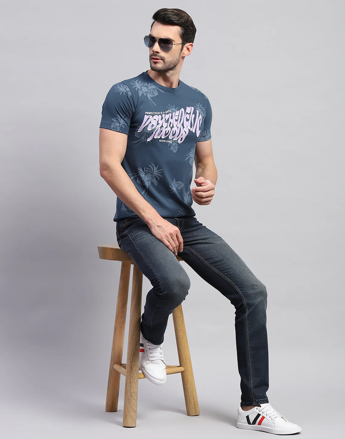 Men Blue Floral Print Round Neck Half Sleeve T-Shirt - Image 2
