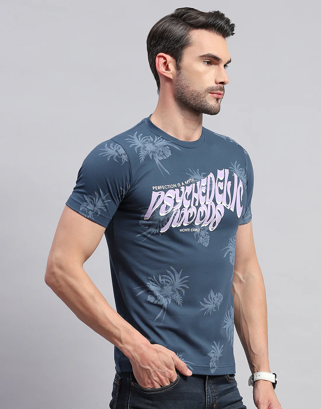 Men Blue Floral Print Round Neck Half Sleeve T-Shirt - Image 4