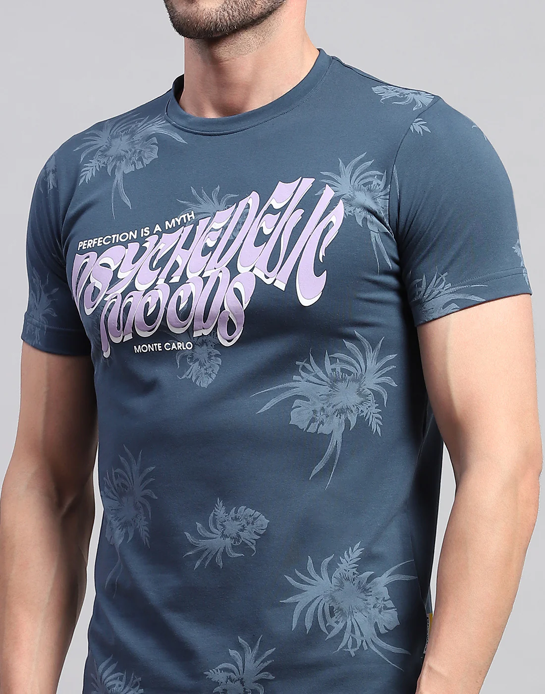 Men Blue Floral Print Round Neck Half Sleeve T-Shirt - Image 6