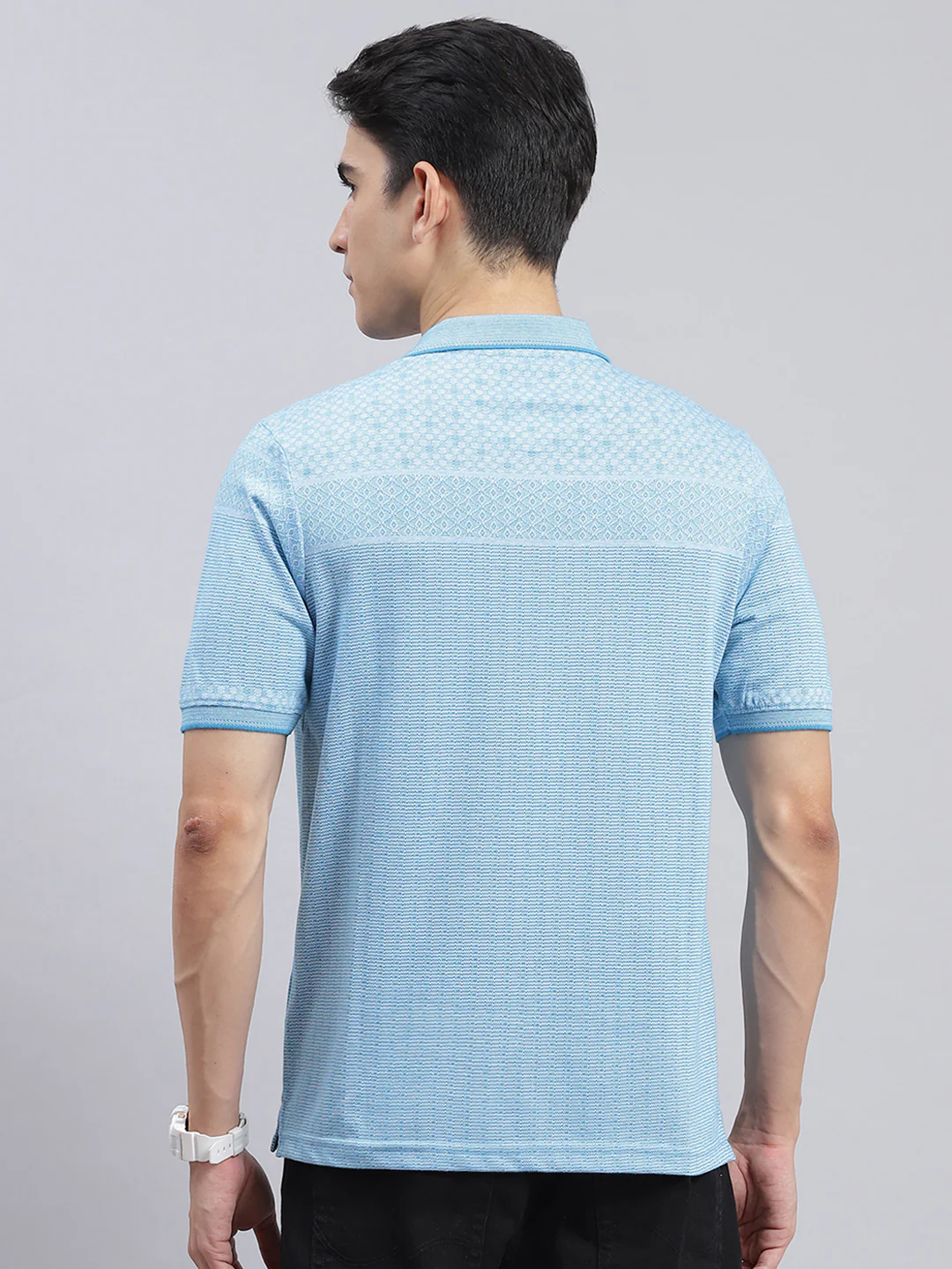 Men Blue Jaquard Cotton Blend T-Shirt - Image 5