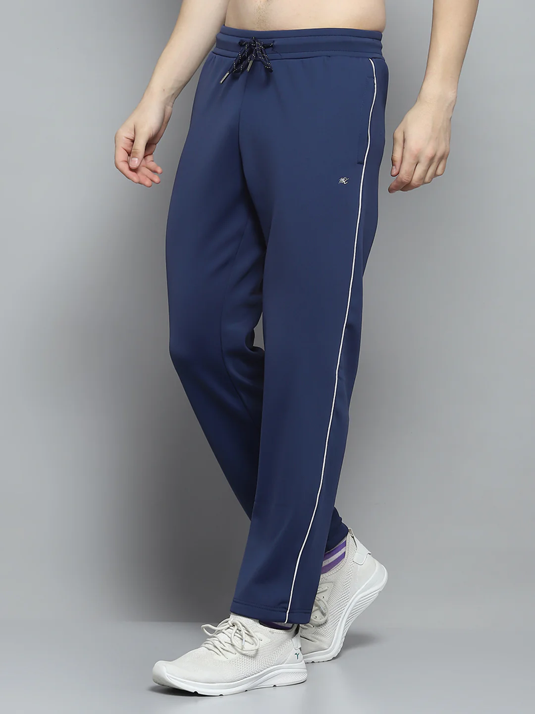 Men Blue Printed Hooded Full Sleeve Winter Tracksuit - Image 7