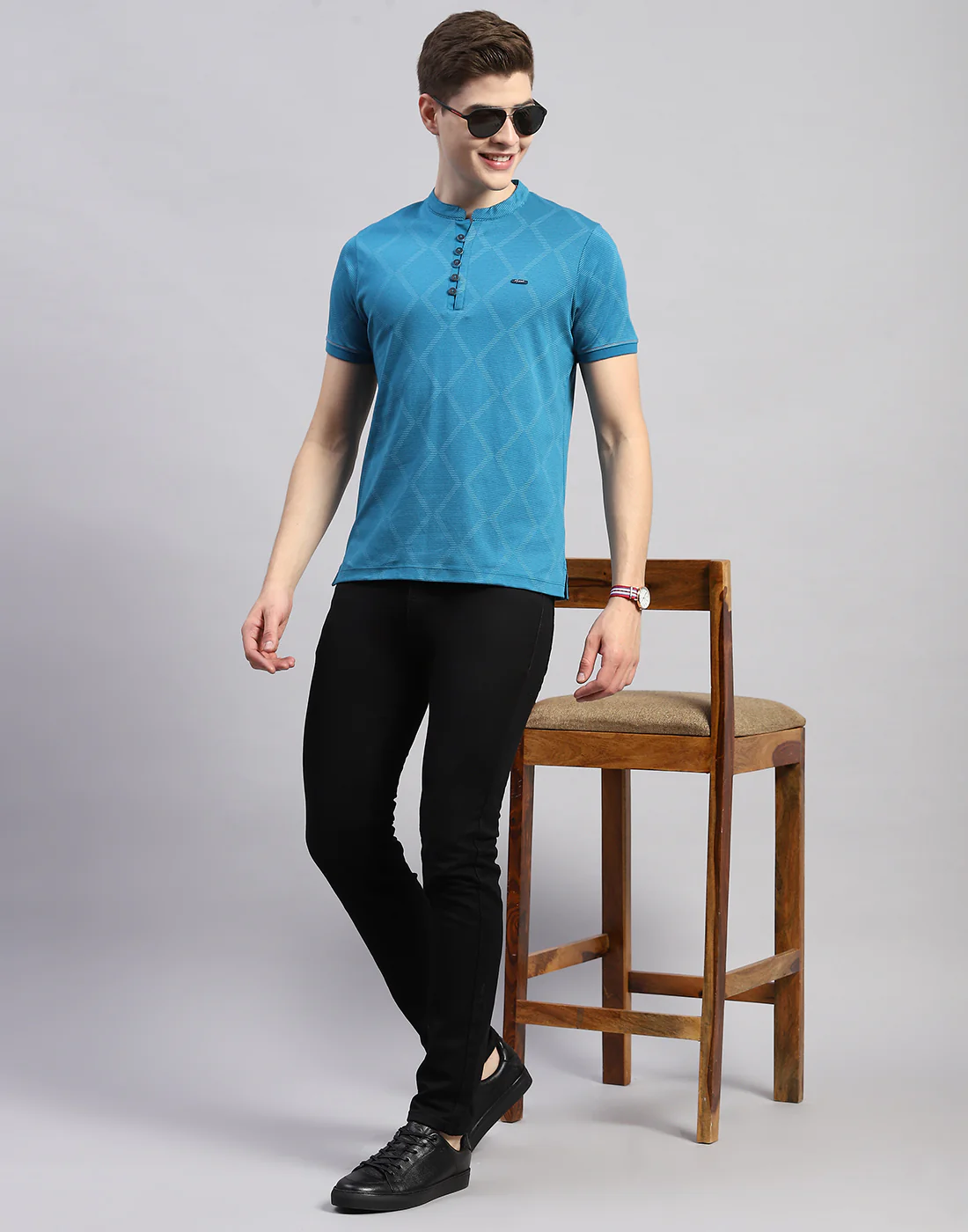 Men Blue Printed Mandarin Neck Half Sleeve T-Shirt - Image 2