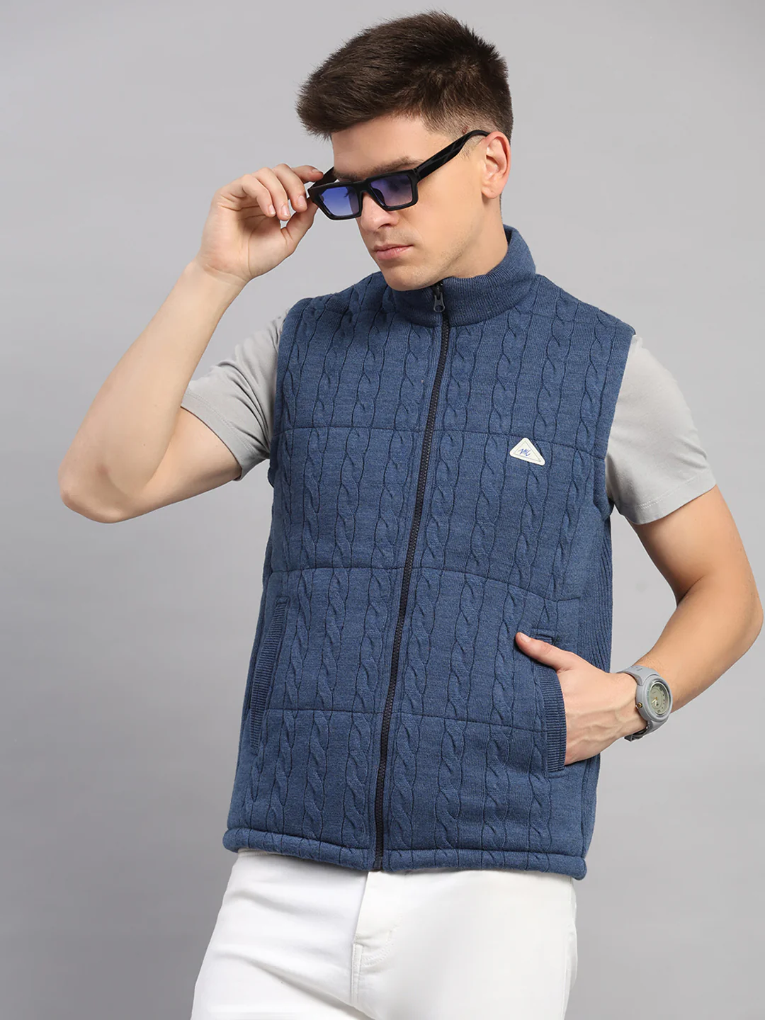 Men Blue Self Design Round Neck Sleeveless Jacket - Image 6