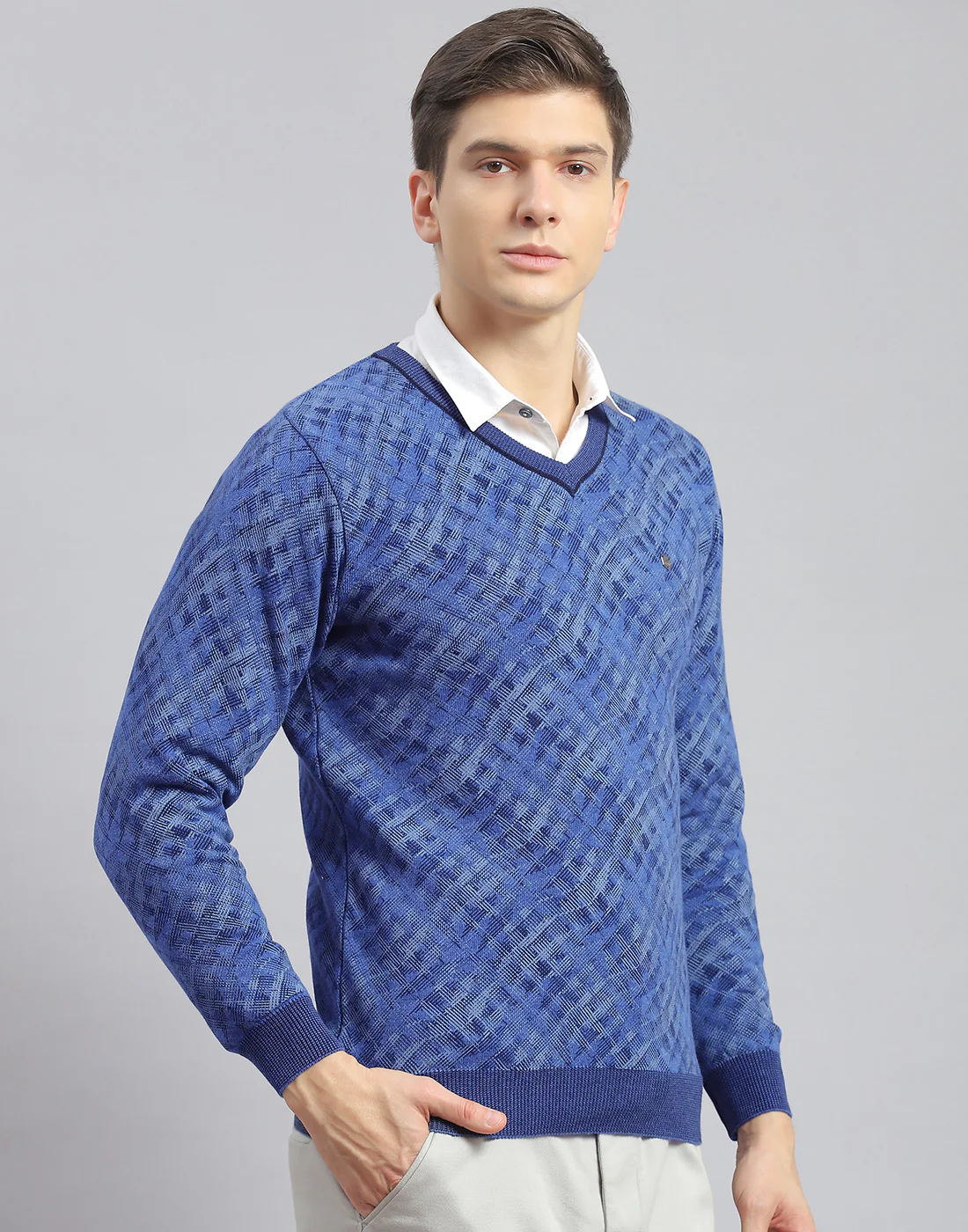 Men Blue Self Design V Neck Full Sleeve Pullover - Image 4