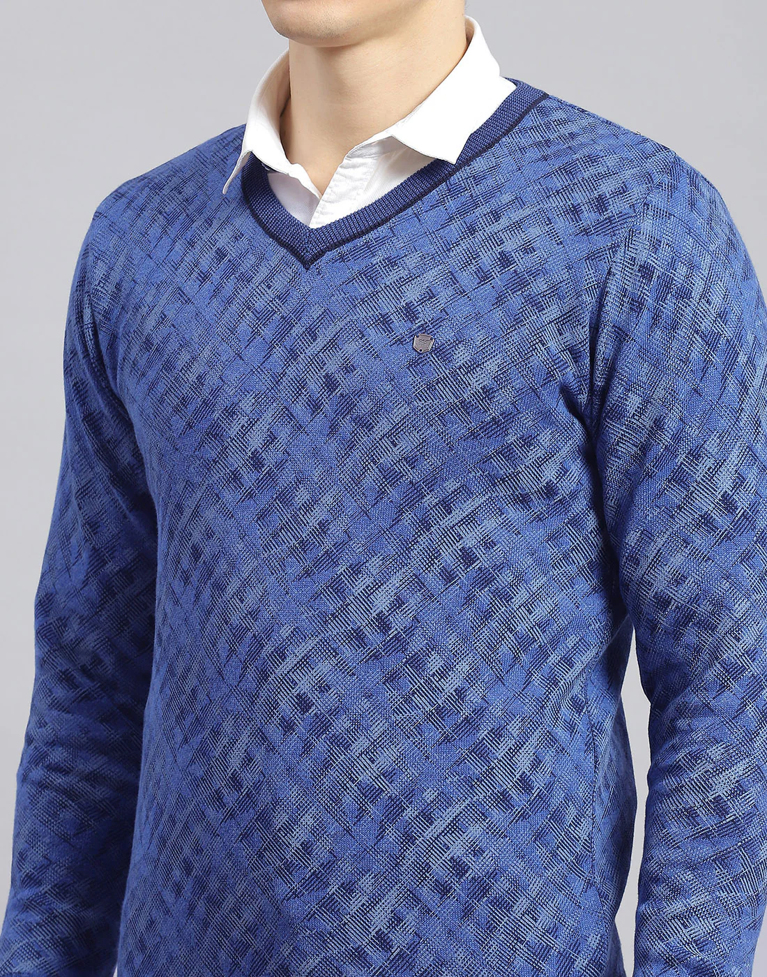 Men Blue Self Design V Neck Full Sleeve Pullover - Image 6