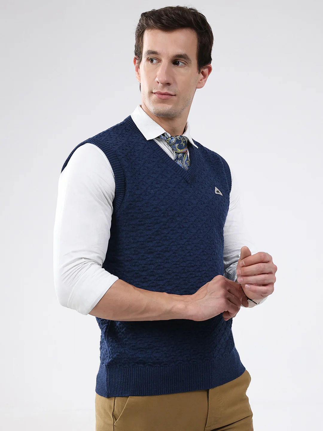 Men Blue Self Design V Neck Sleeveless Sweater - Image 4
