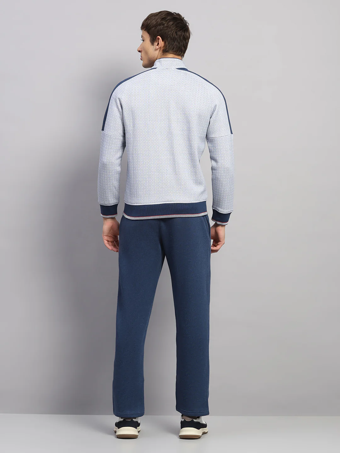 Men Blue Solid Collar Full Sleeve Winter Tracksuit - Image 5