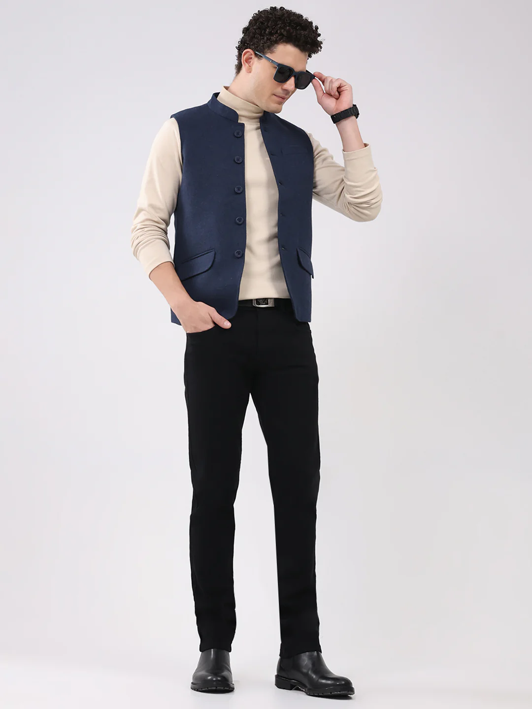 Men Blue Solid Collar Sleeveless Jacket - Image 2