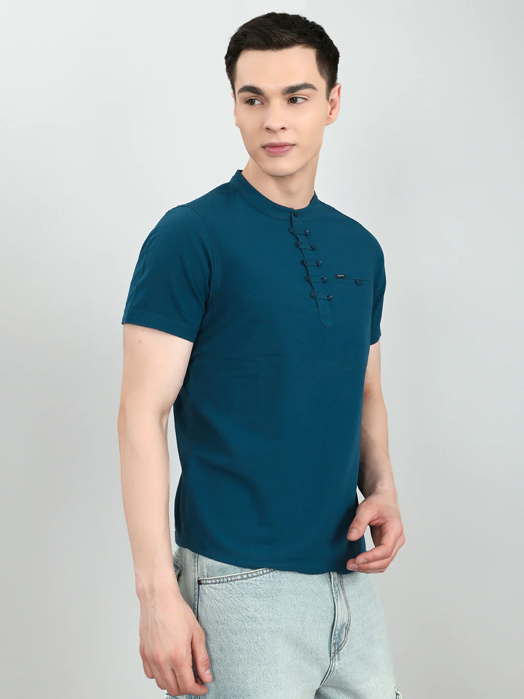 Men Blue Solid Henley Neck Half Sleeve T-Shirt - Image 3