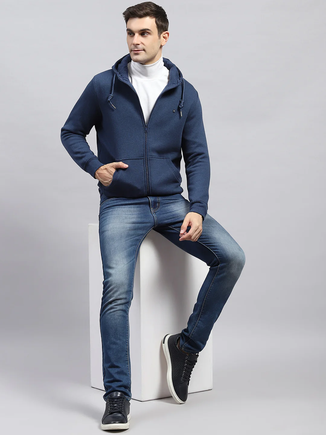 Men Blue Solid Hooded Full Sleeve Sweatshirt - Image 2