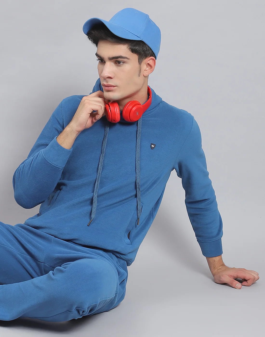 Men Blue Solid Hooded Full Sleeve Tracksuit - Image 6