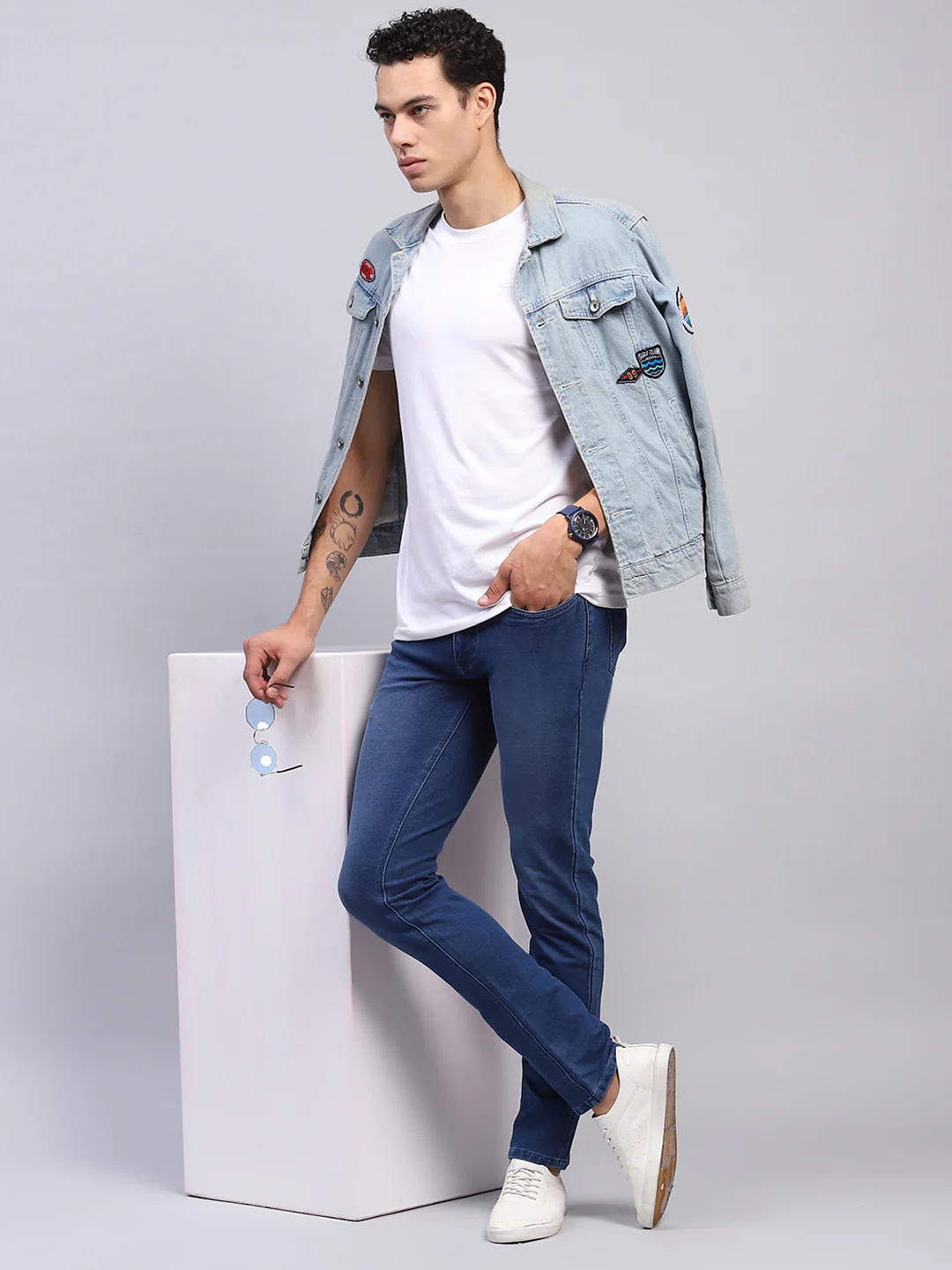 Men Blue Solid Narrow Fit Denim - Image 2