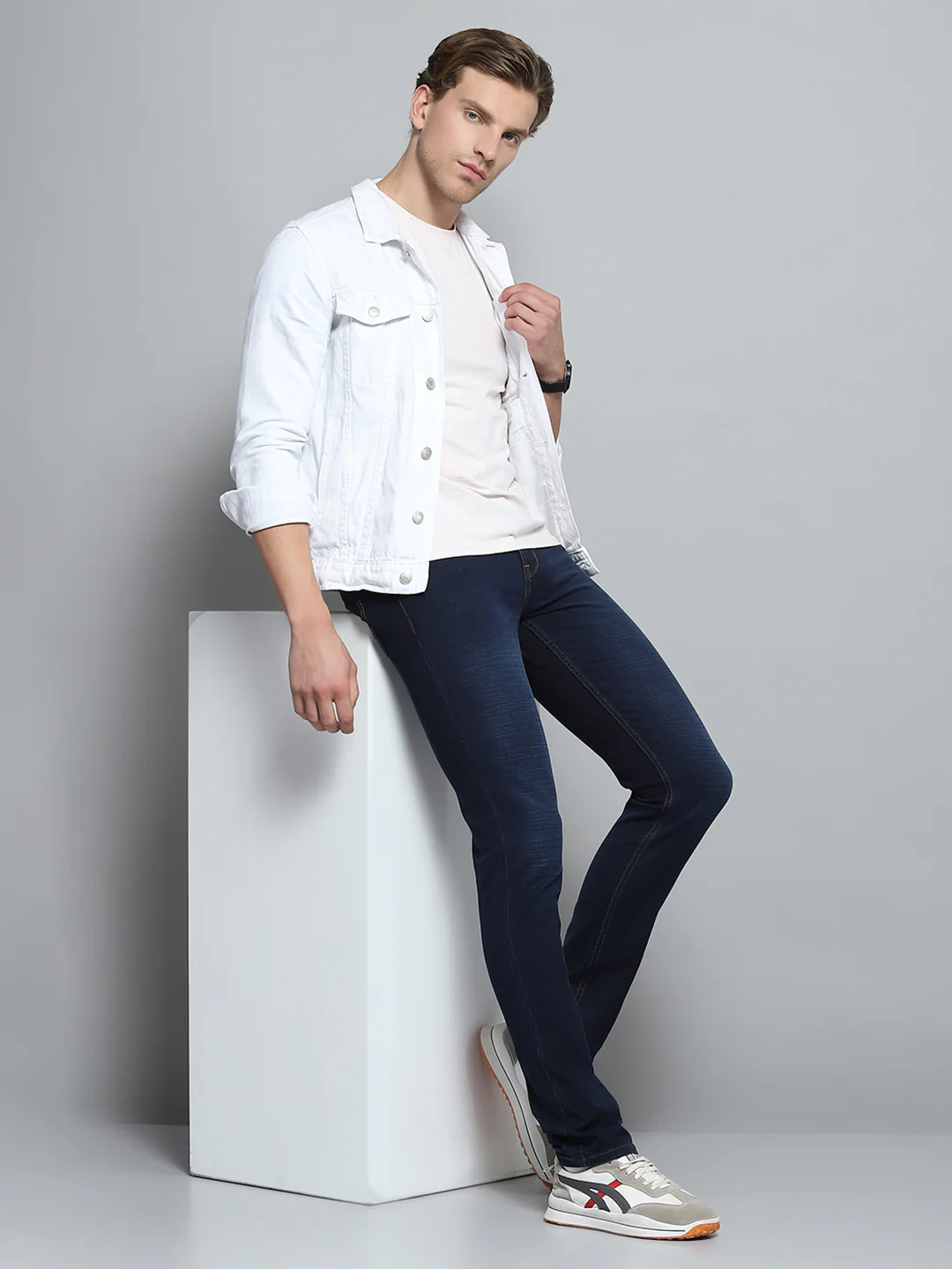 Men Blue Solid Narrow Fit Denim - Image 2
