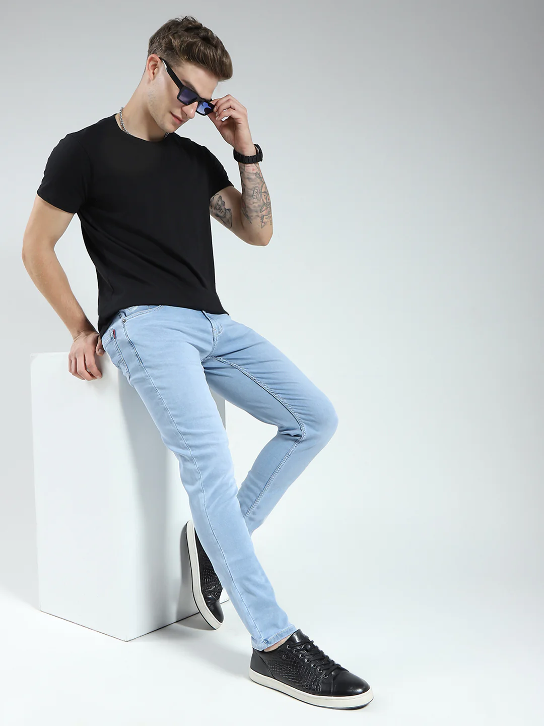 Men Blue Solid Skinny Fit Denim - Image 2