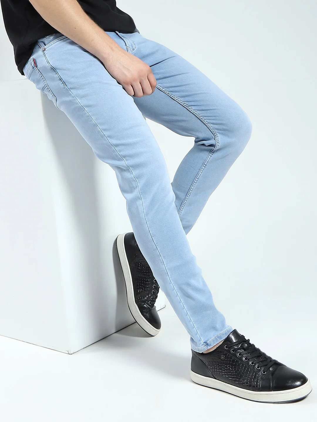 Men Blue Solid Skinny Fit Denim - Image 6