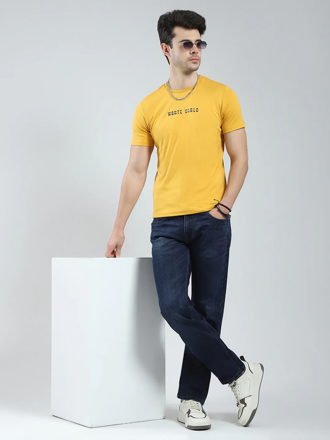 Men Blue Solid Straight Fit Denim - Image 2
