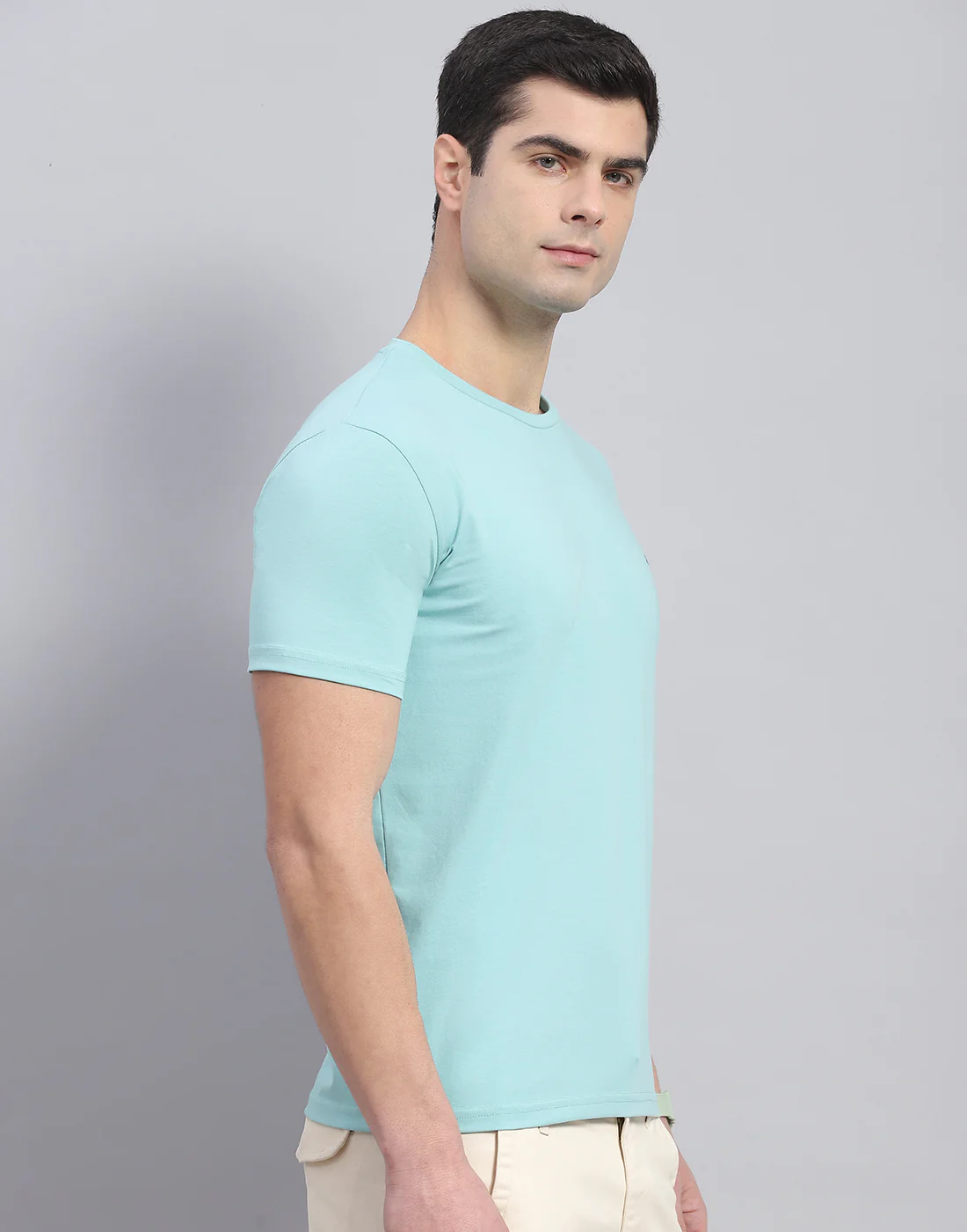 Men Blue Solid Round Neck Half Sleeve T-Shirt - Image 5