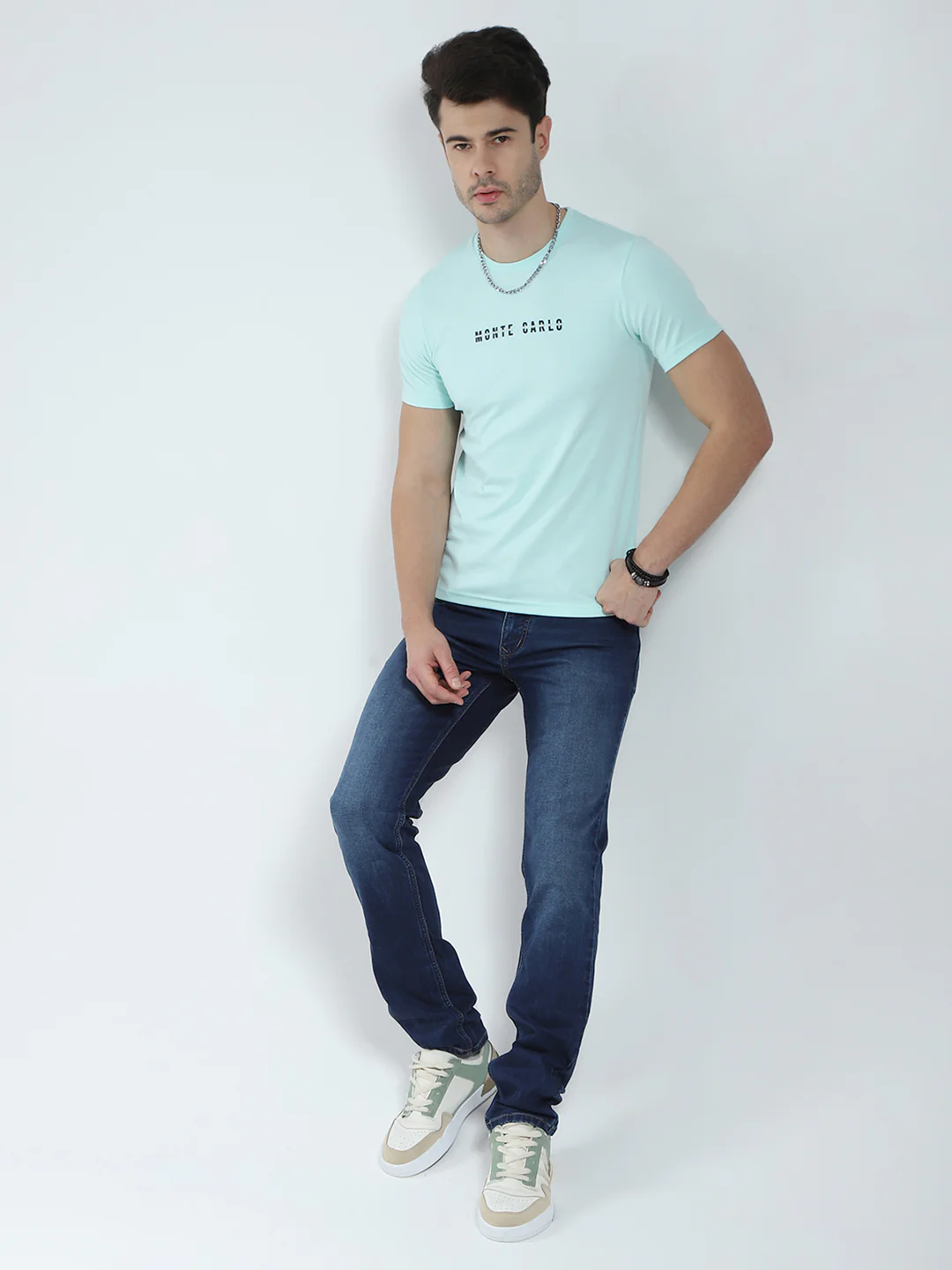 Men Blue Solid Round Neck Half Sleeve T-Shirt - Image 2