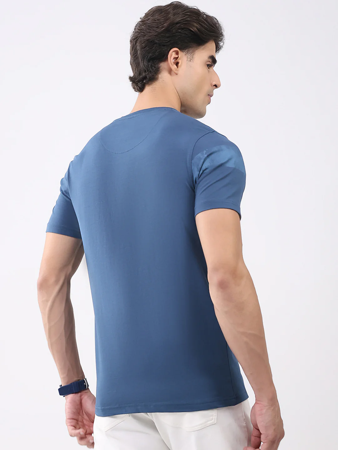 Men Blue Solid Round Neck Half Sleeve T-Shirt - Image 5