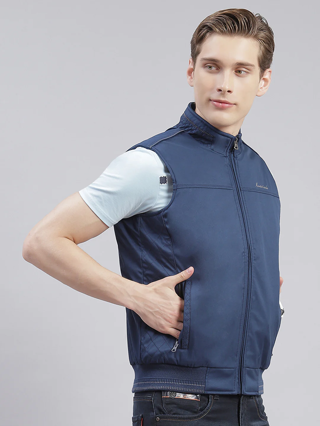 Men Blue Solid Stand Collar Sleeveless Jackets - Image 4