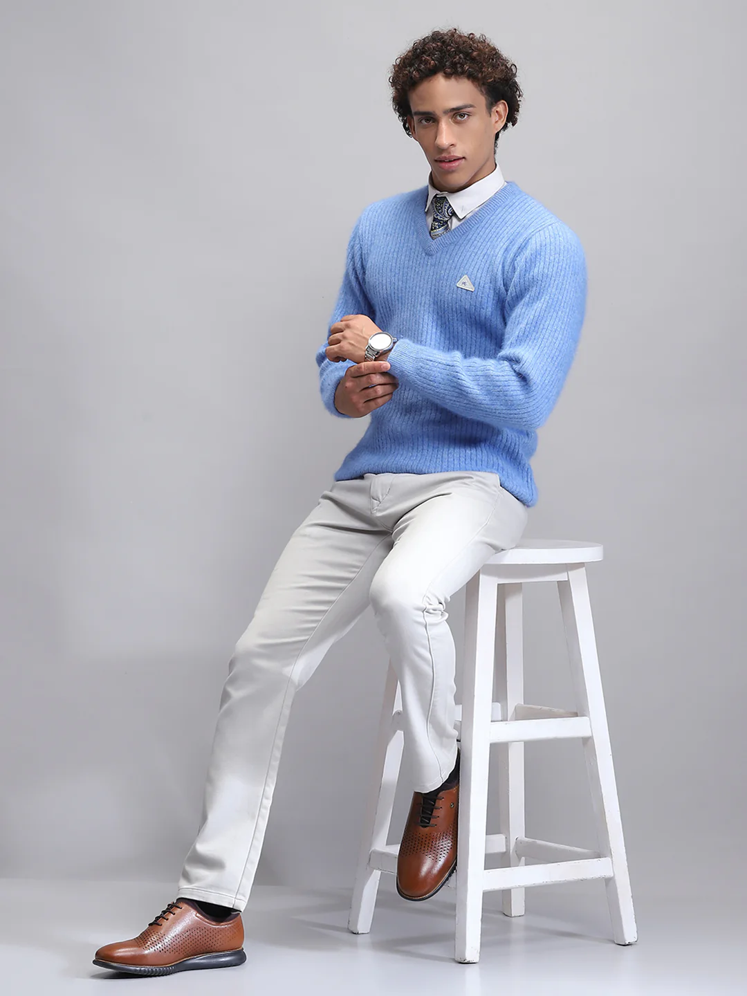 Men Blue Solid V Neck Full Sleeve Pullover - Image 2