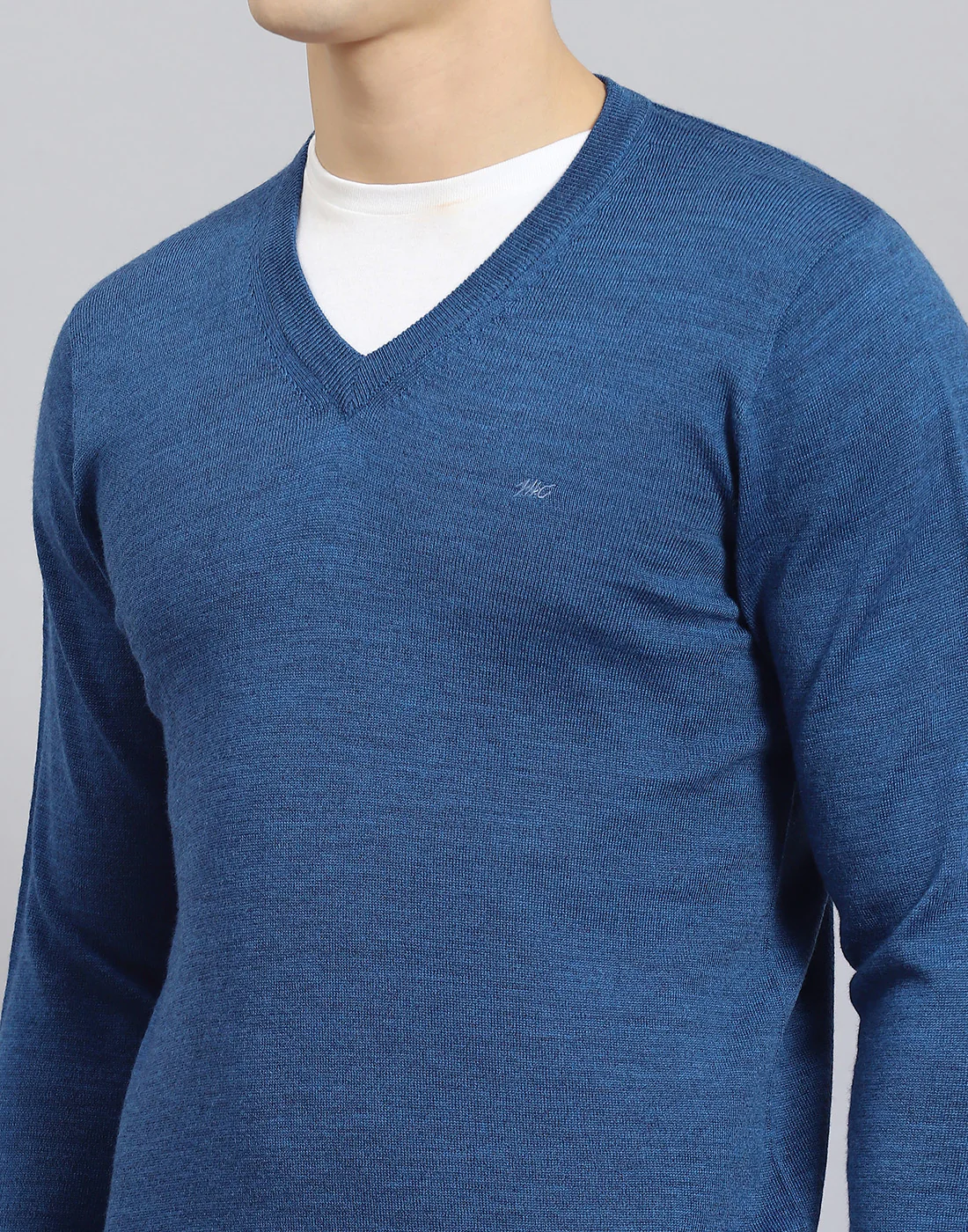 Men Blue Solid V Neck Full Sleeve Pullover - Image 7