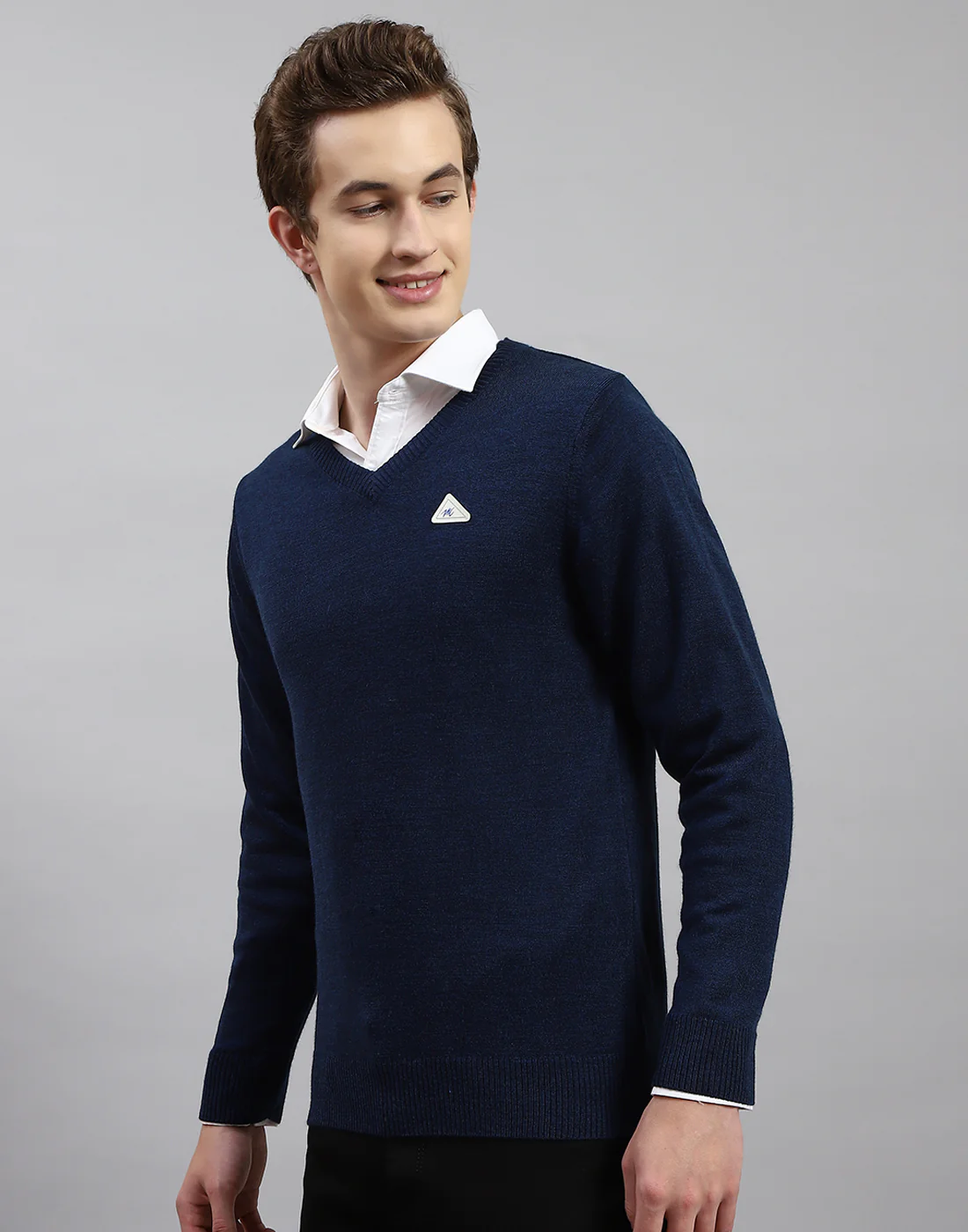Men Blue Solid V Neck Full Sleeve Pullover - Image 3