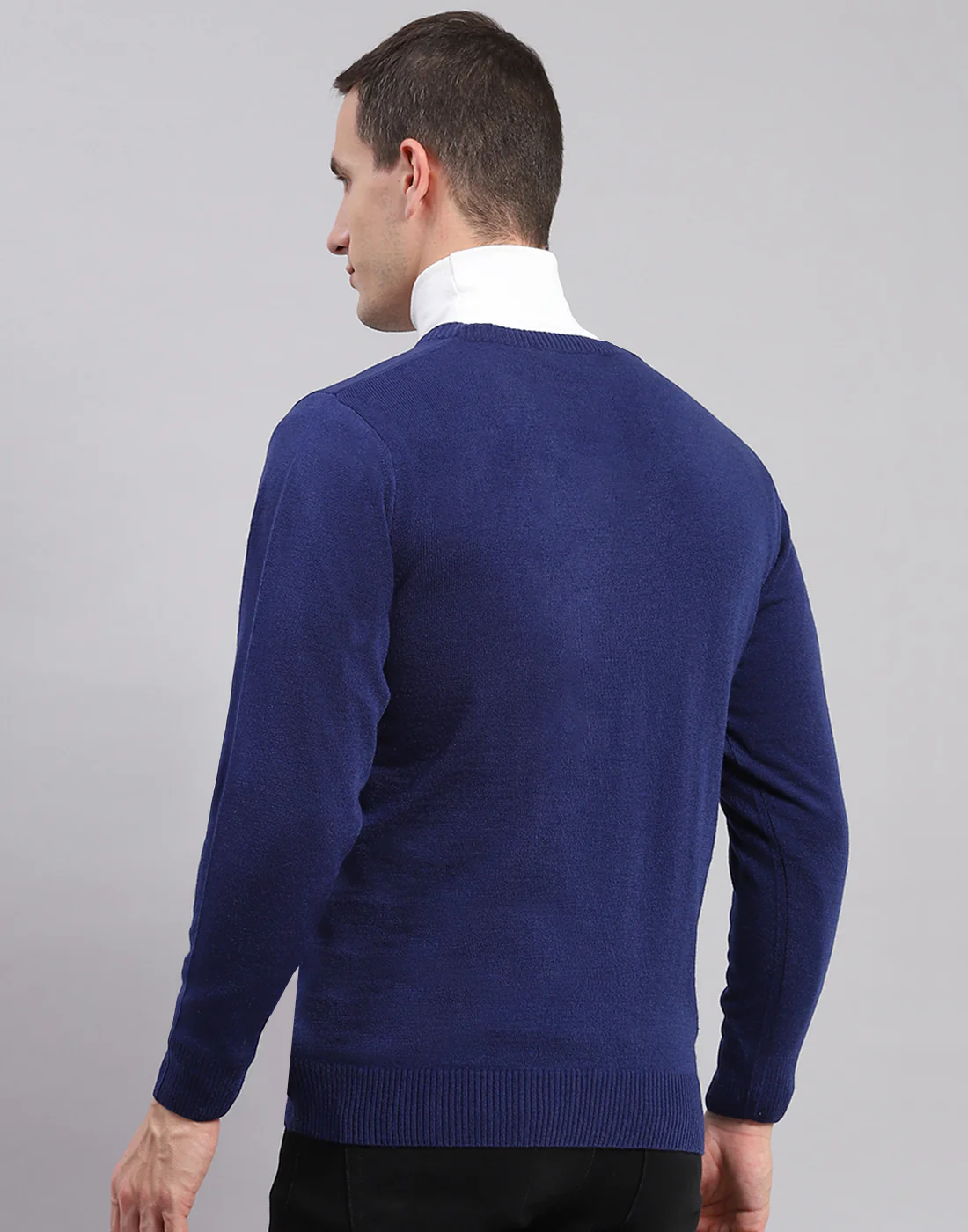 Men Blue Solid V Neck Full Sleeve Pullover - Image 5