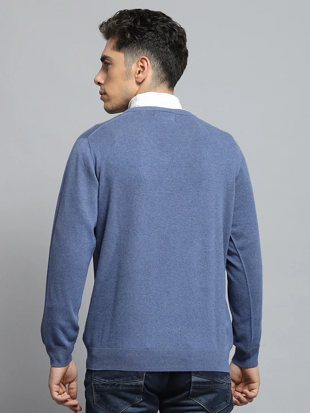 Men Blue Solid V Neck Full Sleeve Pullover - Image 5
