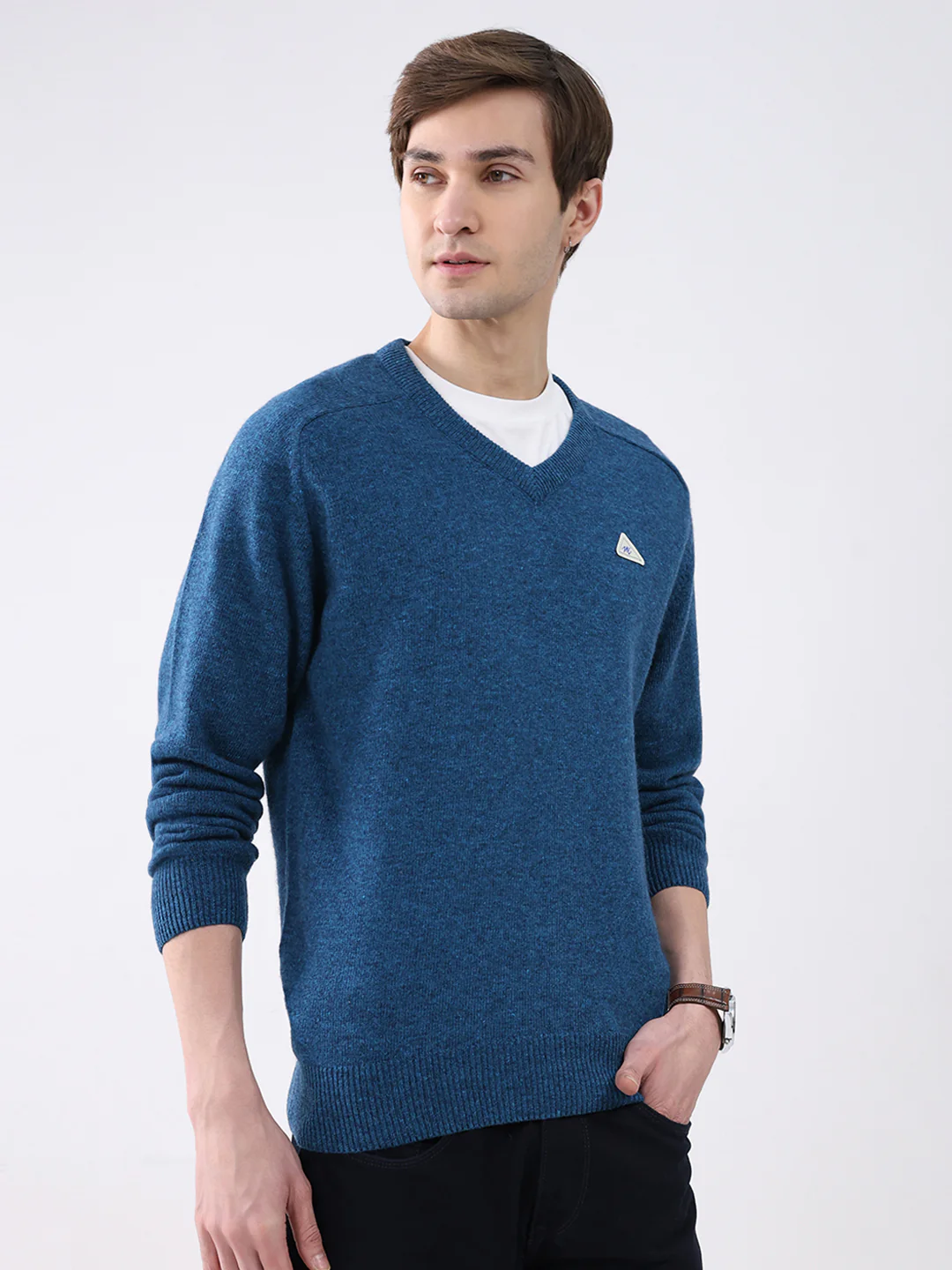 Men Blue Solid V Neck Full Sleeve Pullover - Image 4