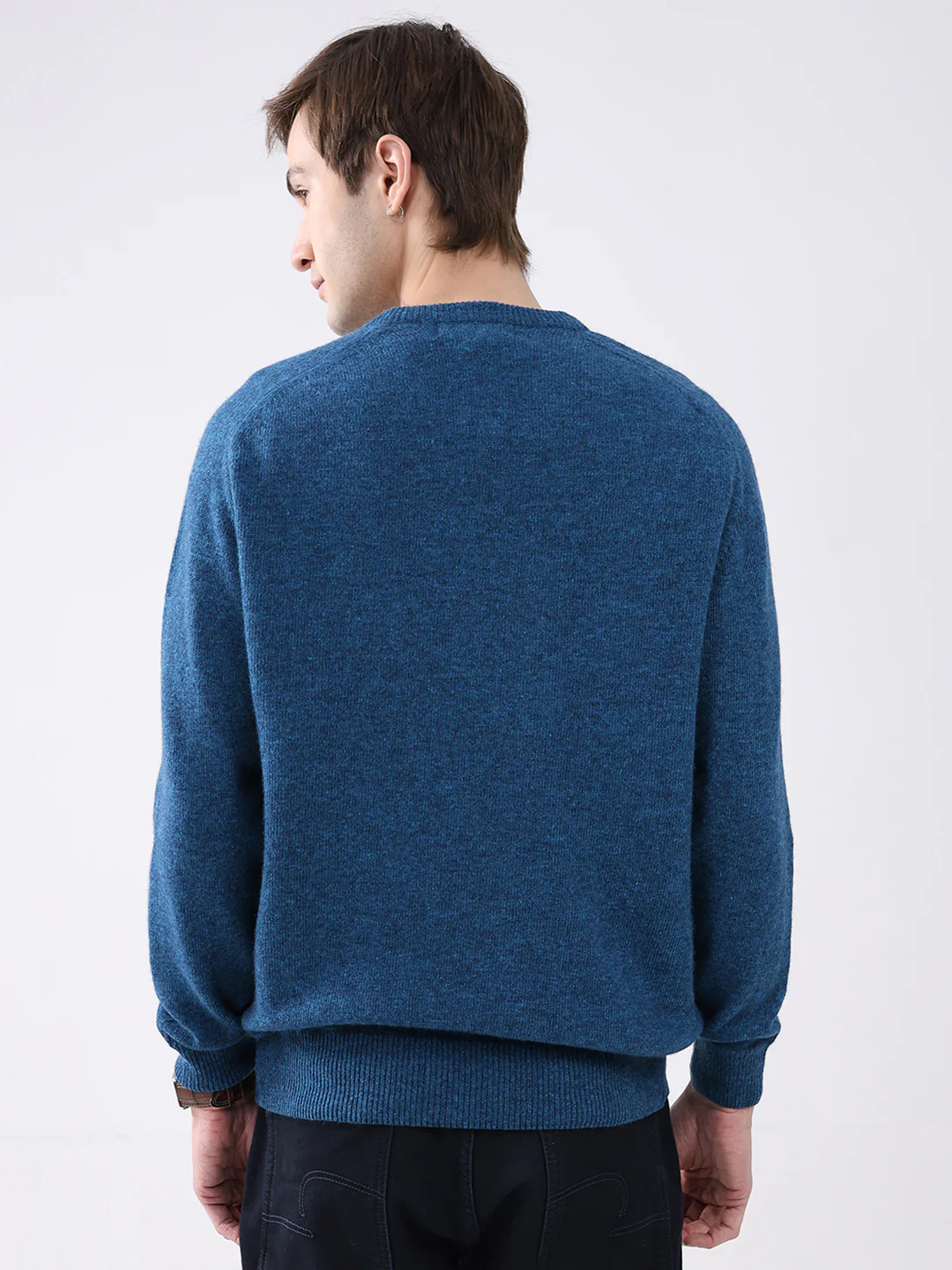 Men Blue Solid V Neck Full Sleeve Pullover - Image 5