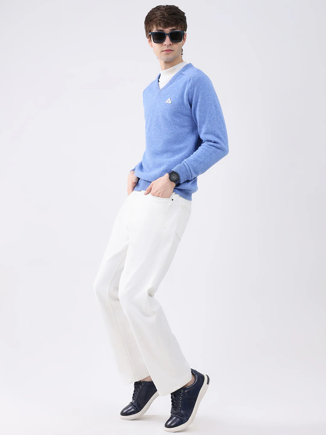 Men Blue Solid V Neck Full Sleeve Pullover - Image 2
