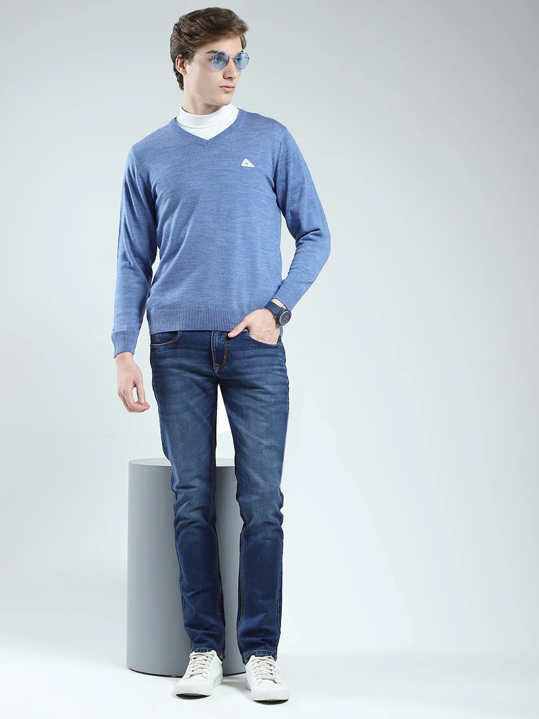 Men Blue Solid V Neck Full Sleeve Pullover - Image 2