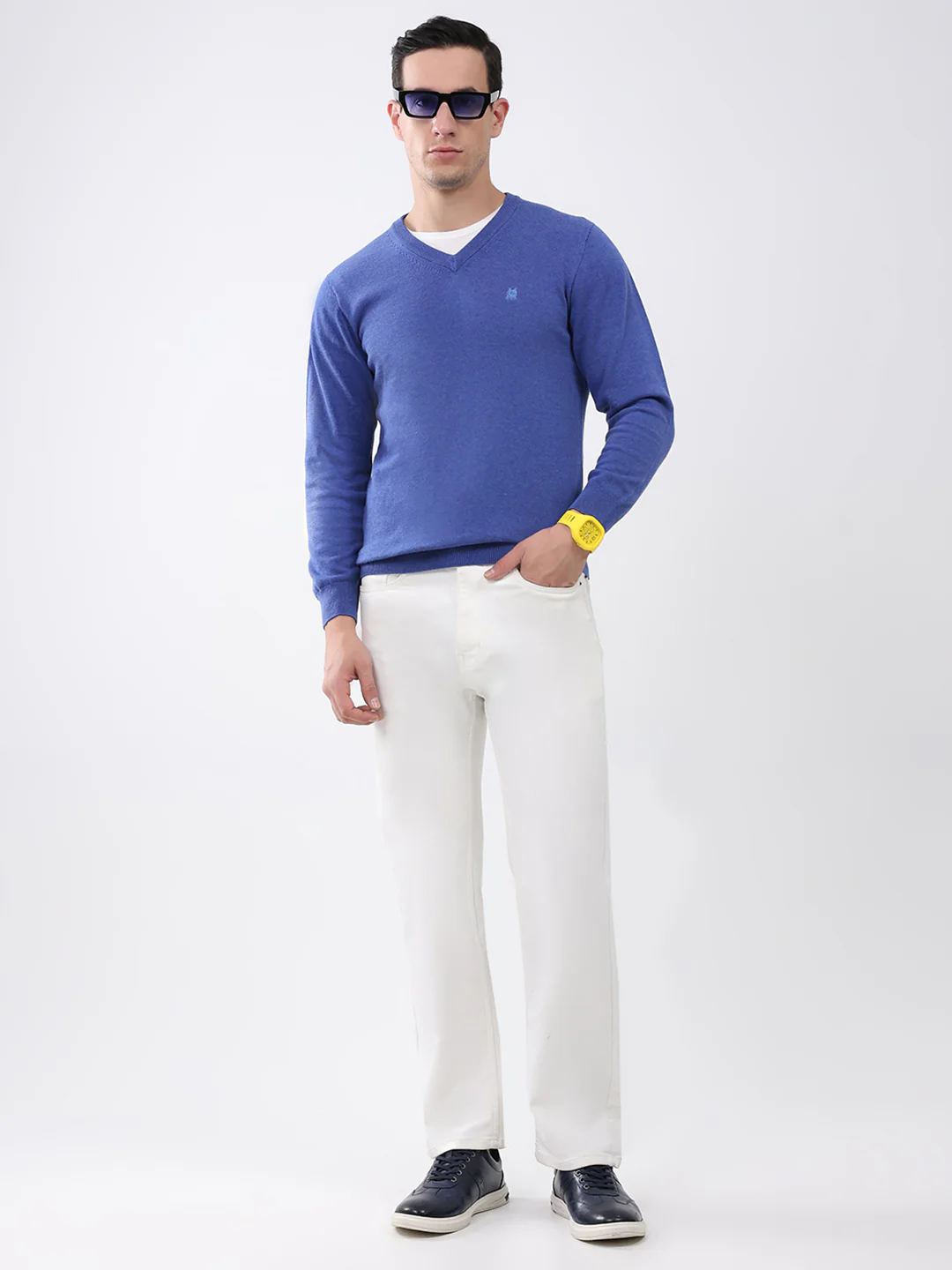 Men Blue Solid V Neck Full Sleeve Pullover - Image 2