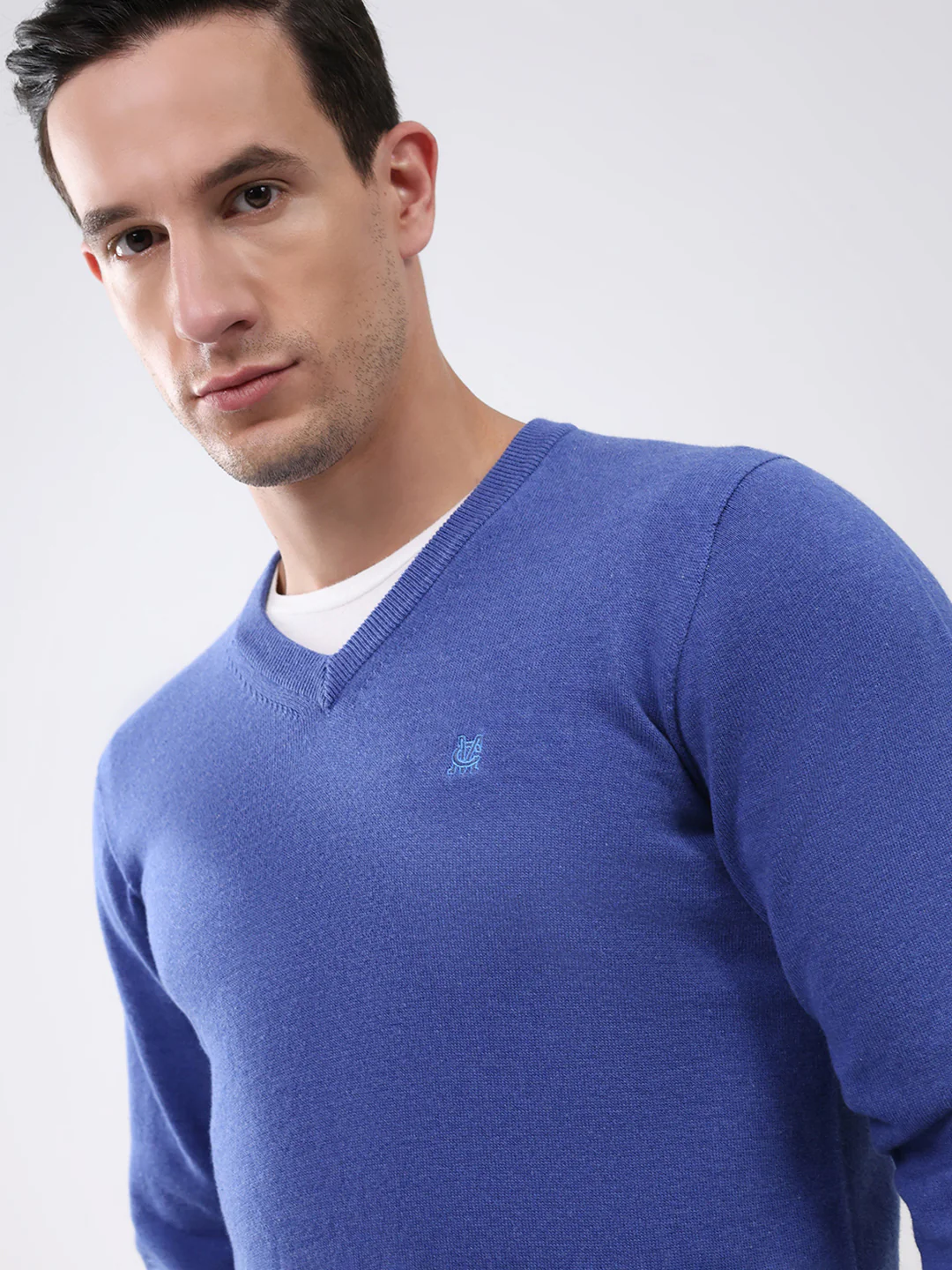 Men Blue Solid V Neck Full Sleeve Pullover - Image 6