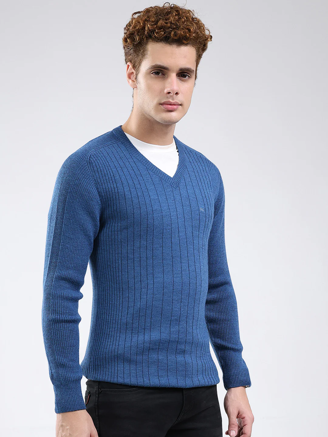Men Blue Solid V Neck Full Sleeve Pullover - Image 4