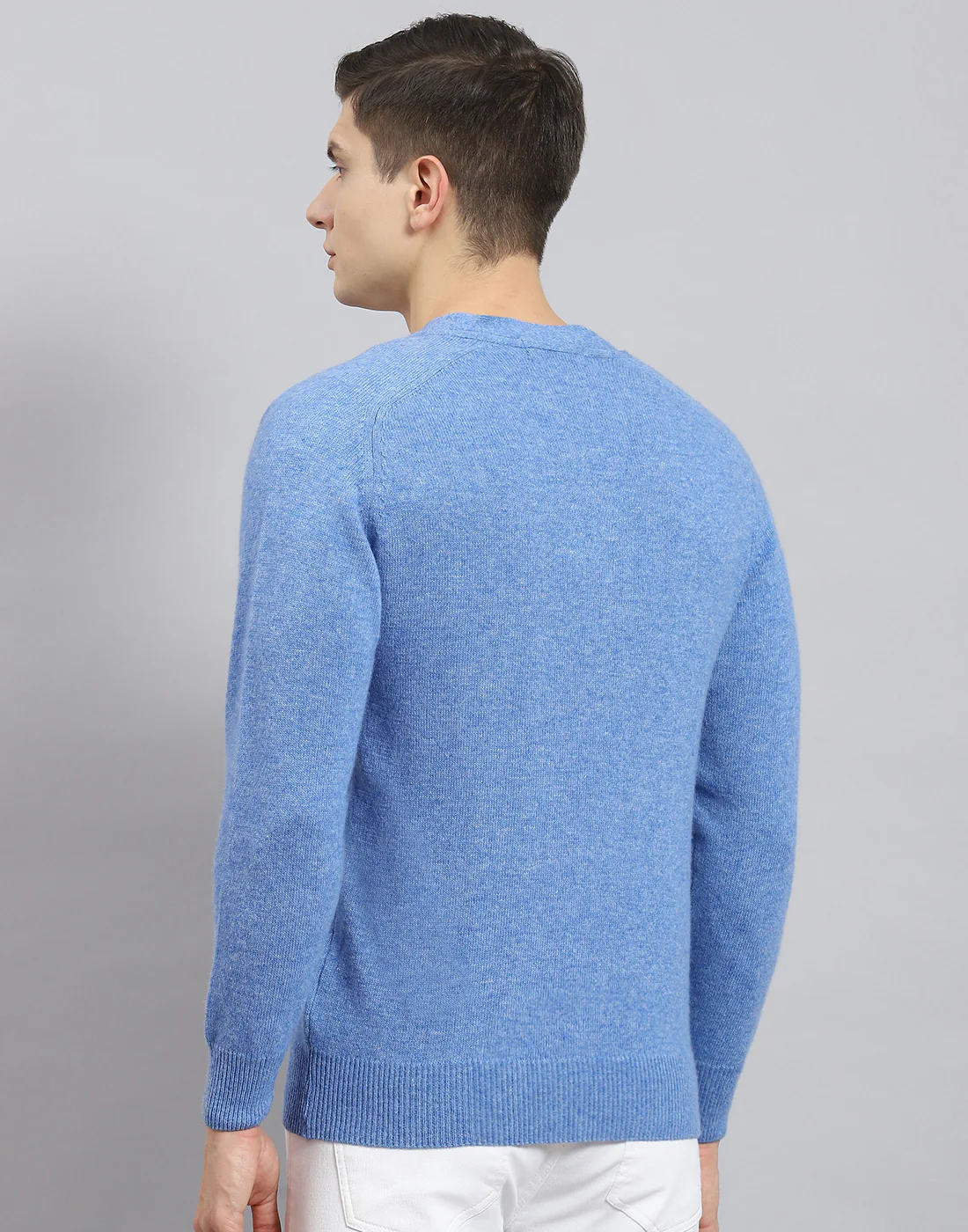 Men Blue Solid V Neck Full Sleeve Sweater - Image 7