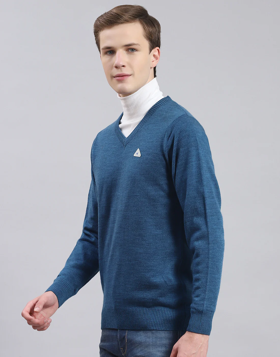 Men Blue Solid V Neck Full Sleeve Sweater - Image 5