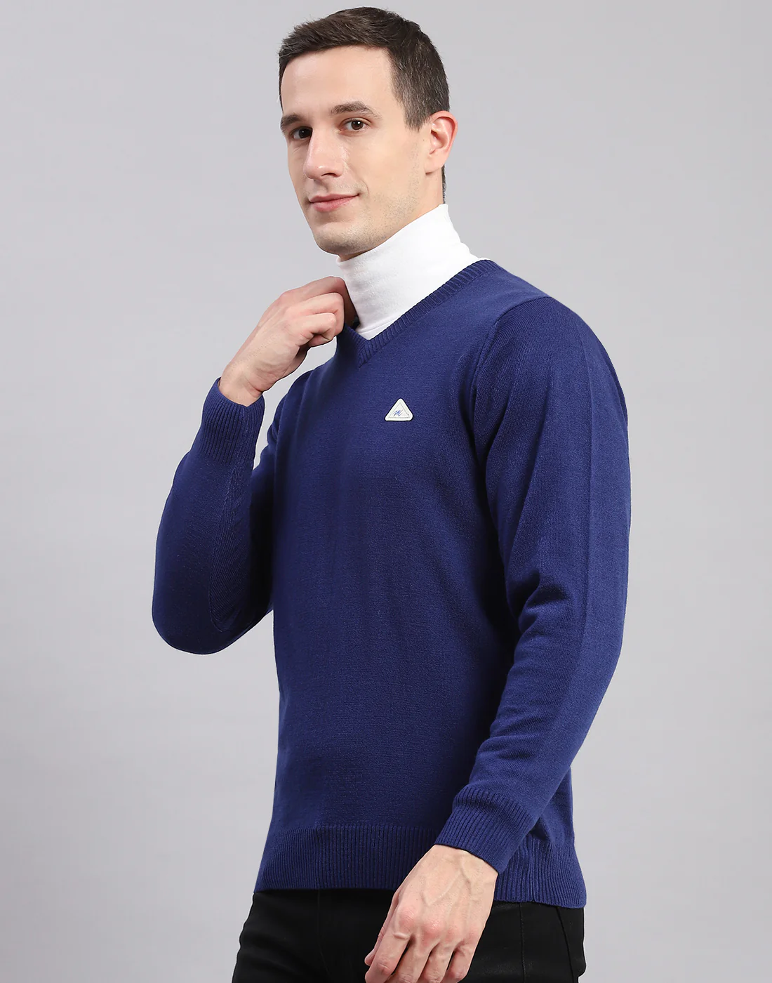 Men Blue Solid V Neck Full Sleeve Sweaters/Pullovers - Image 3