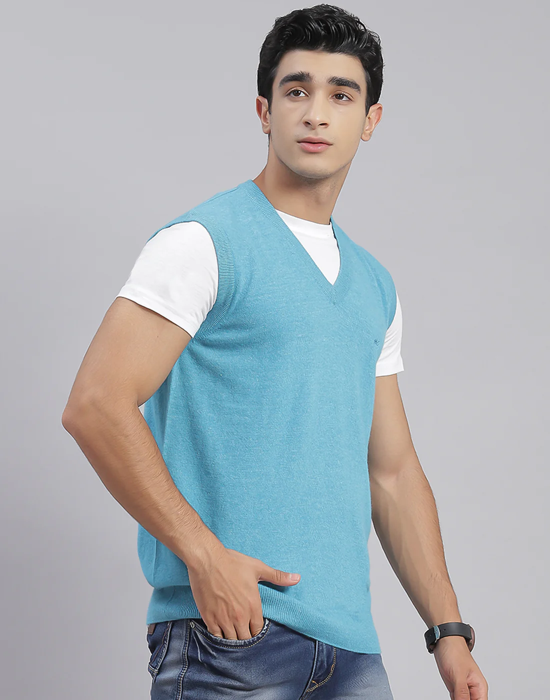 Men Blue Solid V Neck Sleeveless Pullover - Image 4