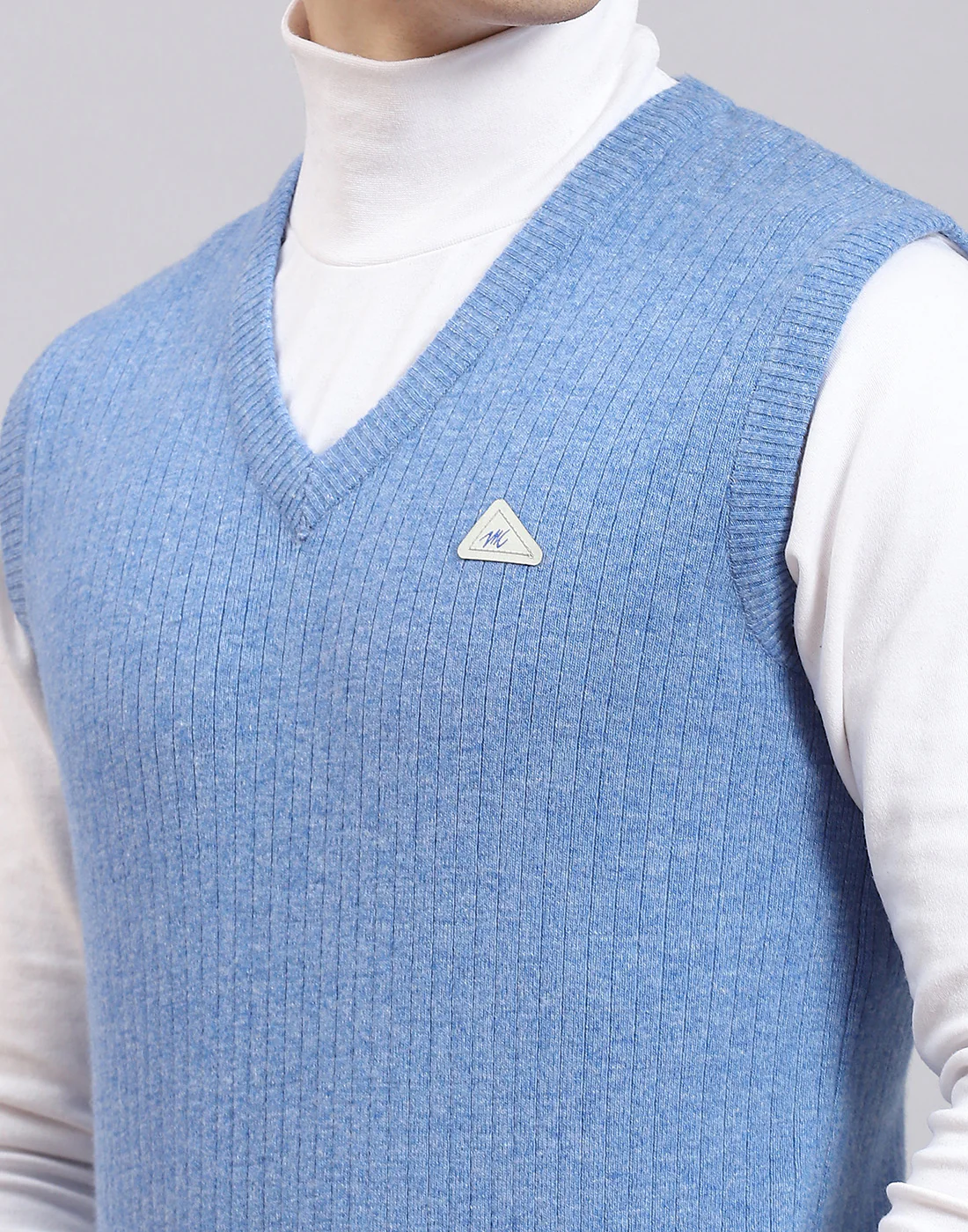 Men Blue Solid V Neck Sleeveless Sweater - Image 7