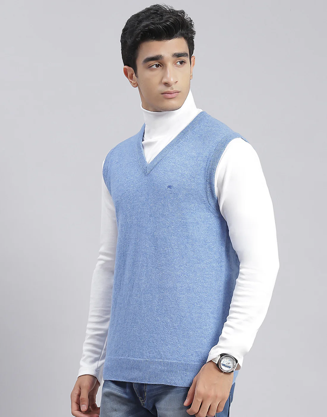 Men Blue Solid V Neck Sleeveless Sweater - Image 3