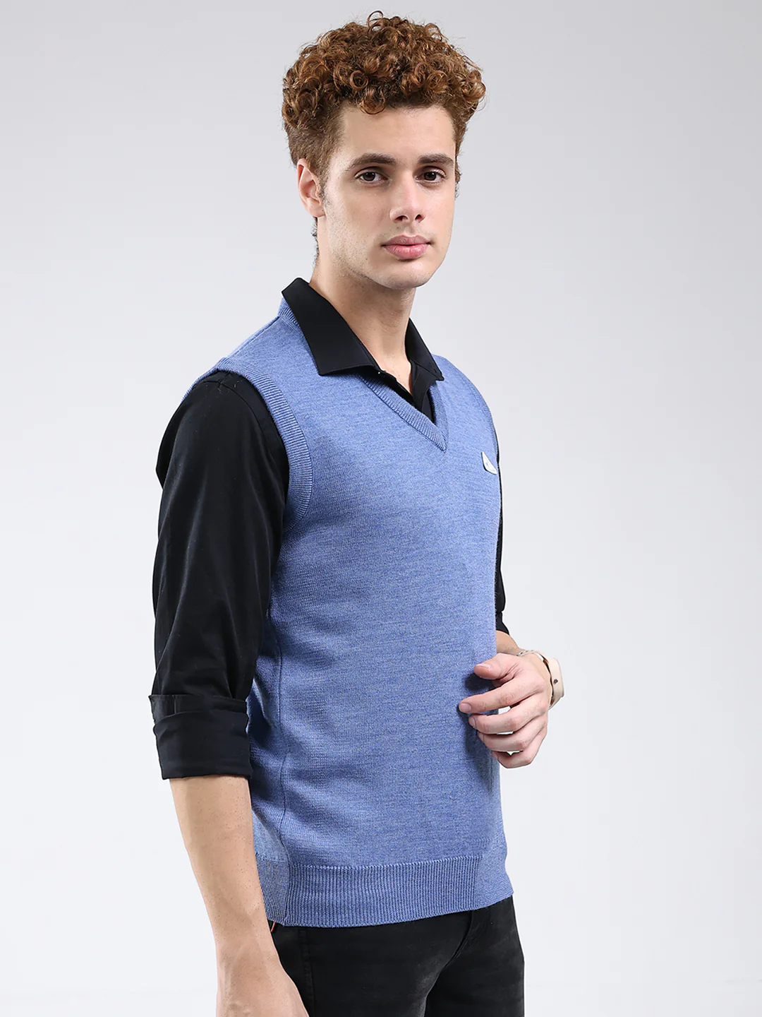 Men Blue Solid V Neck Sleeveless Sweater - Image 4