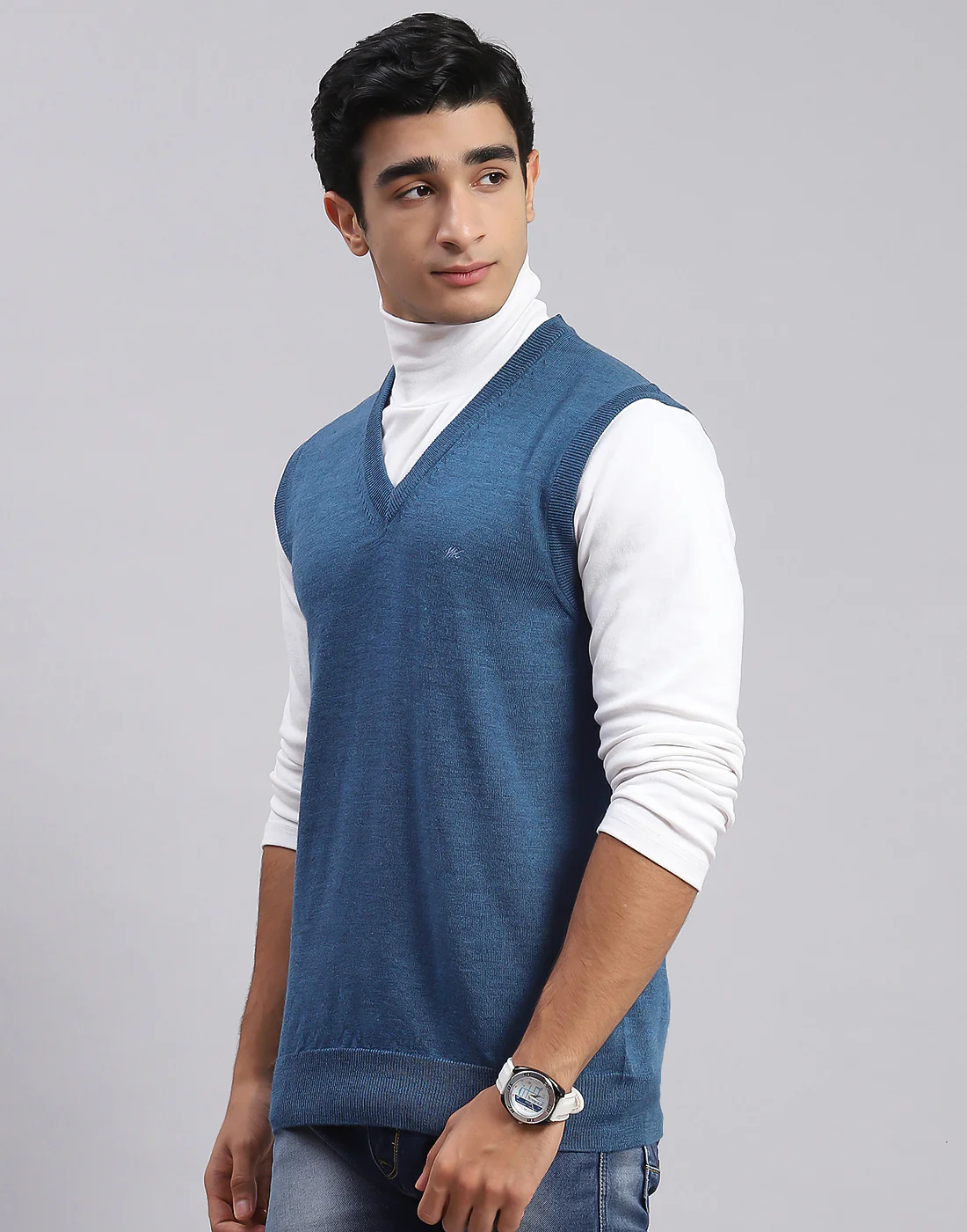 Men Blue Solid V Neck Sleeveless Sweaters/Pullovers - Image 3