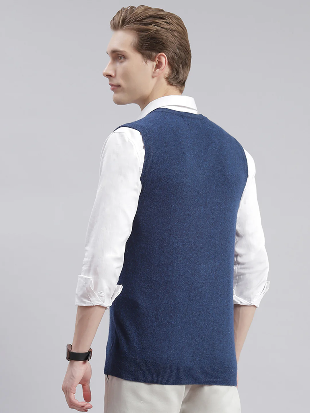 Men Blue Solid V Neck Sleeveless Sweaters/Pullovers - Image 5